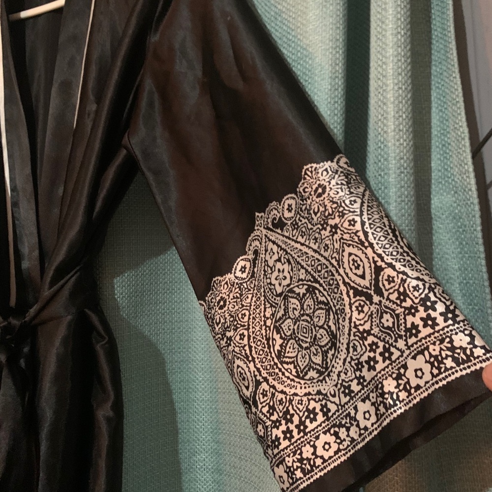 Silk bathrobe - Picture 3 of 4
